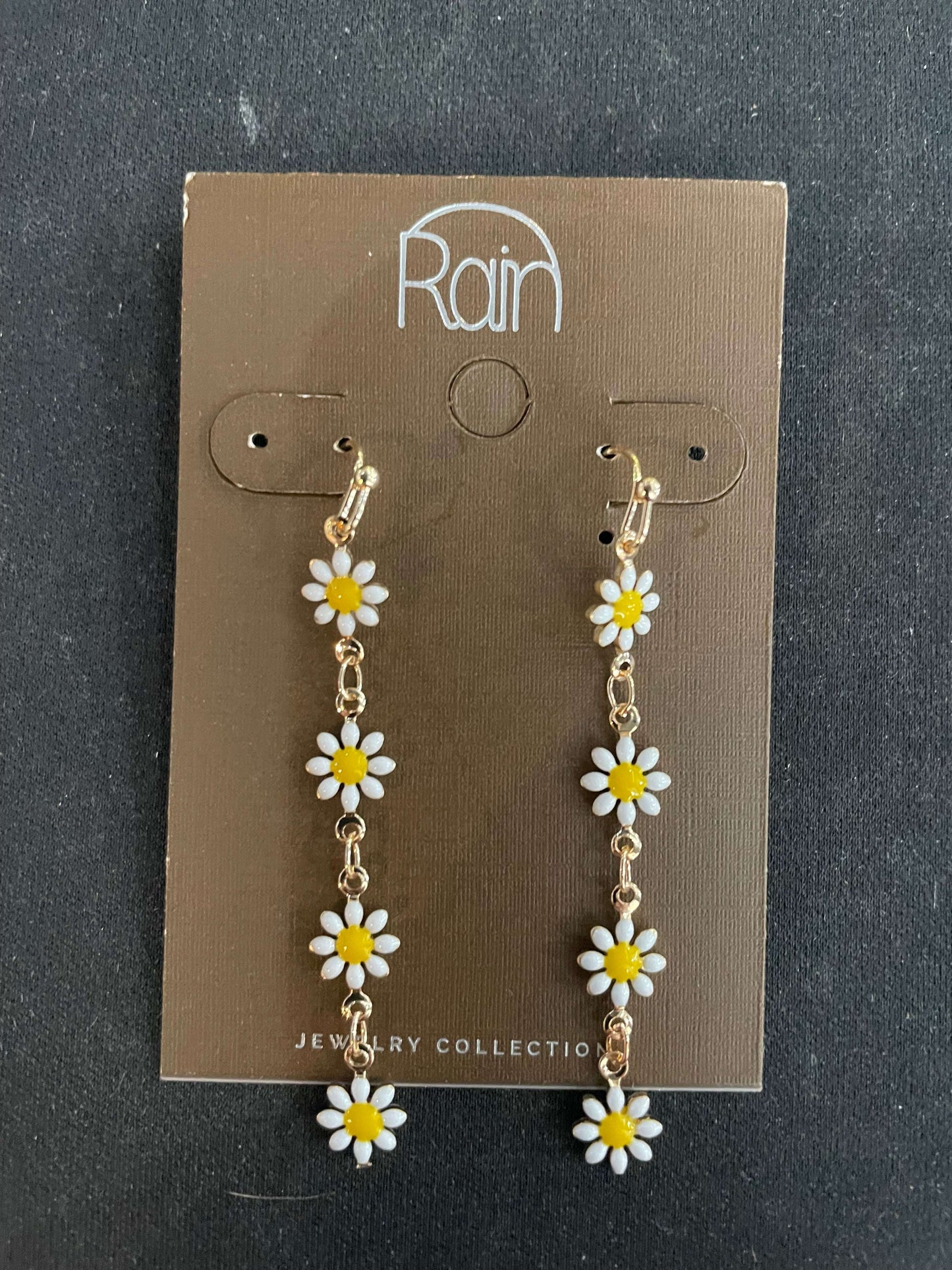 White Daisy Chain Link Earrings - Style Junkie Boutique
