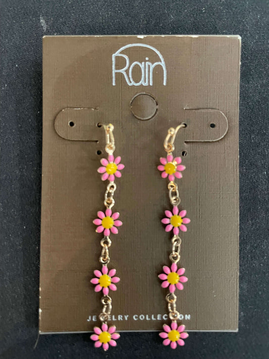 Pink Daisy Chain Link Earrings - Style Junkie Boutique